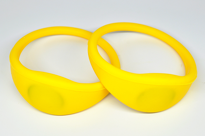 Bold Oblate RFID Silicone Wristband