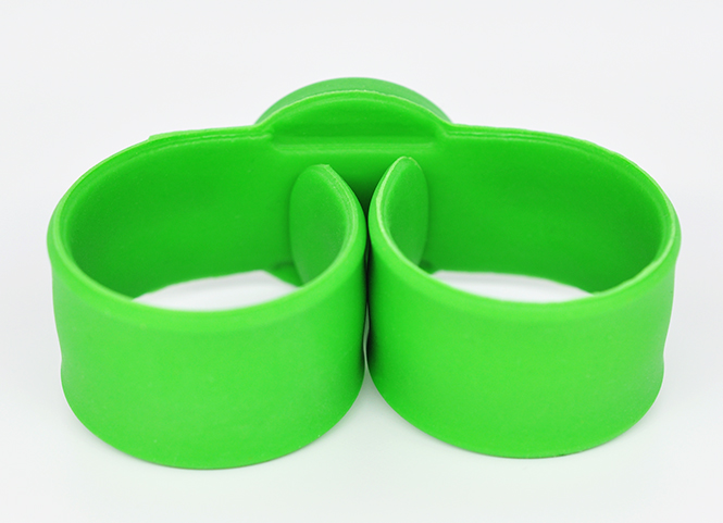 Clap silicone wristband